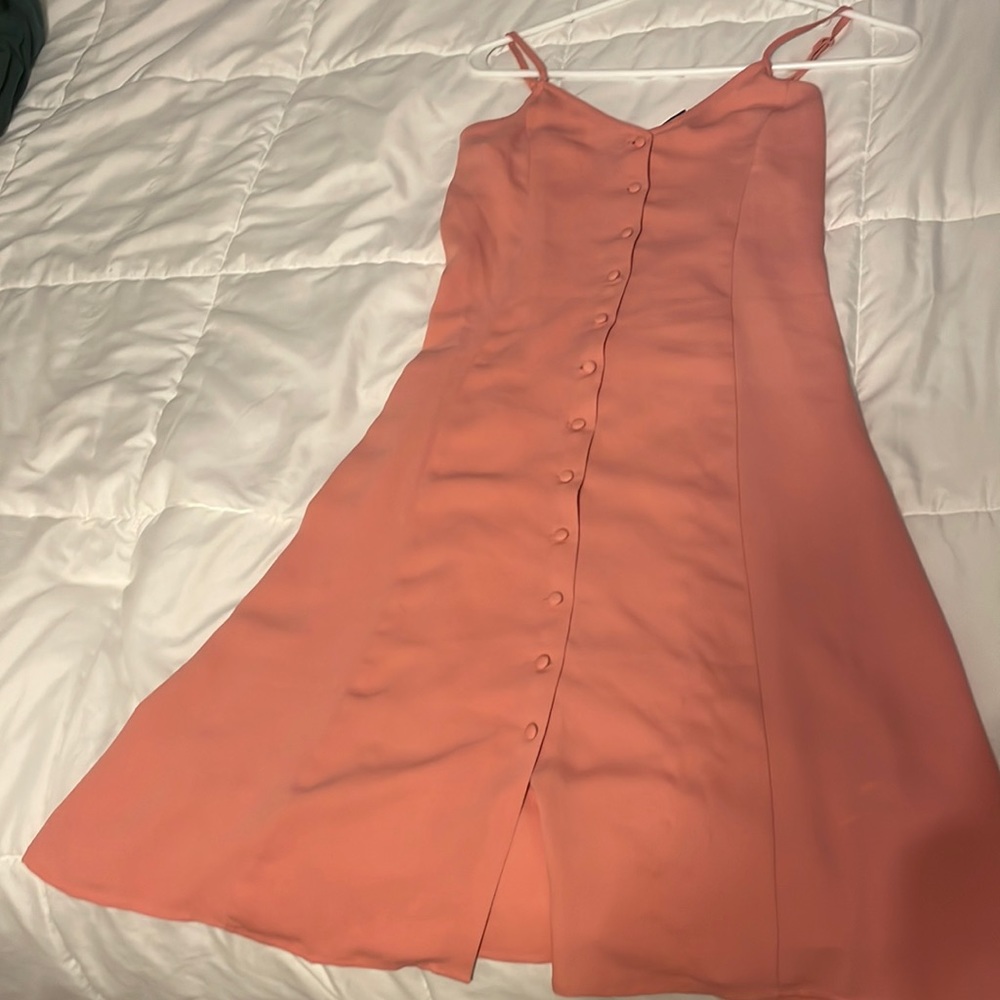 Size small forever 21 dress, never worn beautiful peach color
